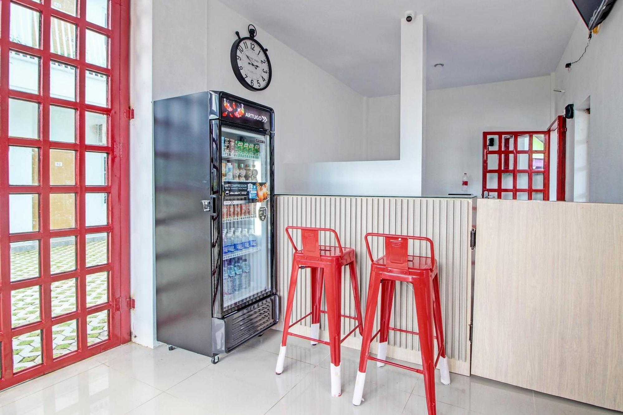 Super Oyo Collection O 92363 Kp Inn Yogyakarta Exterior photo
