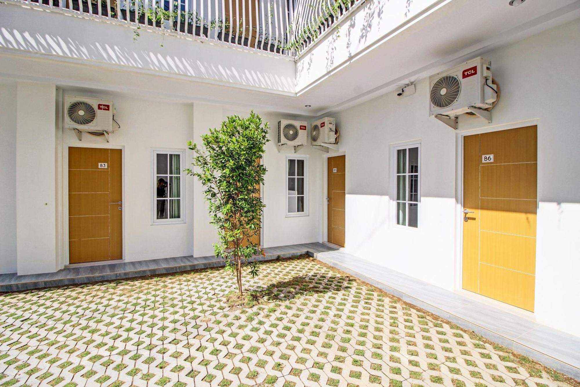 Super Oyo Collection O 92363 Kp Inn Yogyakarta Exterior photo